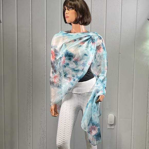 Charming Charlie Women’s Floral Print Semi-Sheer Scarf - Picture 1 of 8